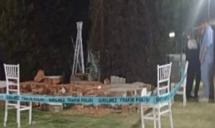 İzmirde bir çocuğun öldüğü duvar yıkılması olayında 2 gözaltı