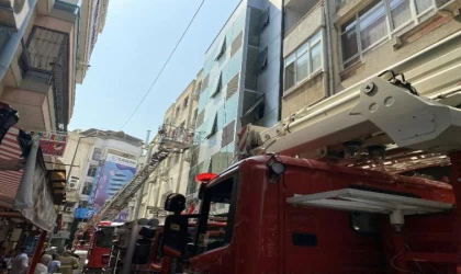 İzmir’de otelde yangın; 5 kişi dumandan etkilendi