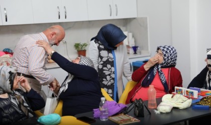 Kadim büyükler, Çolakbayrakdar çiftini bağrına bastı