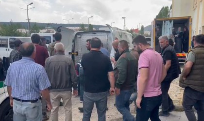 Karsta otobüs kazasında hayatını kaybedenlerin cenazeleri ailelerine teslim edildi