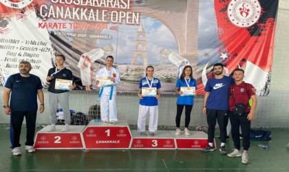 Kartepenin sporcuları Çanakkaleden derecelerle döndü