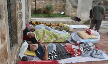 Kırkpınar’a gelip cami bahçesinde çadır kuranlardan para alan tuvalet işletmecisine işlem