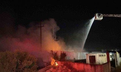 Kocaelide geri dönüşüm fabrikasında yangın