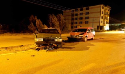 Konyada 2 araç çarpıştı: 2 yaralı