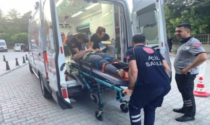 Konyada devrilen tırın sürücüsü yaralandı