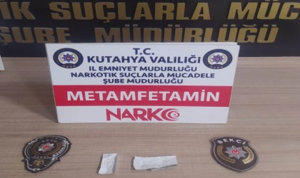 Kütahyada bekçiler 1 kişinin üzerinde uyuşturucu ele geçirdi
