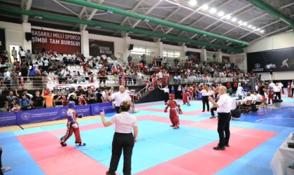 Mardinde kick boks şampiyonasında heyecan sürüyor