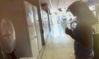 Mardinde sıcaktan bunalan vatandaşlar vantilatöre yöneldi