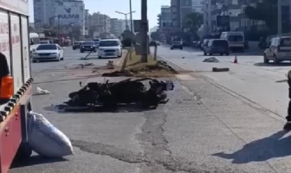 Mersin’de refüje çarpan motosikletteki 2 arkadaş öldü