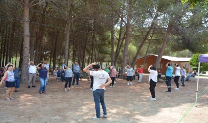Mersindeki emekliler Tarsus Gençlik Kampında buluştu