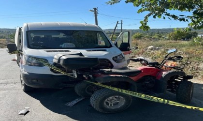 Minibüs ile çarpışan ATVnin sürücüsü hayatını kaybetti