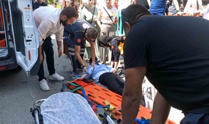 Motosiklet yayaya çarptı: 2 yaralı