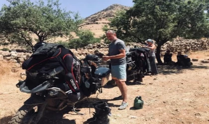 Motosikletle dünya turuna çıkan Alman çift, Mardin’de