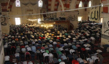 Pehlivanlar Edirnedeki camilerde buluştu