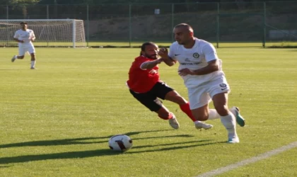 Pendikspor hazırlık maçında Çorum FK ile 0-0 berabere kaldı