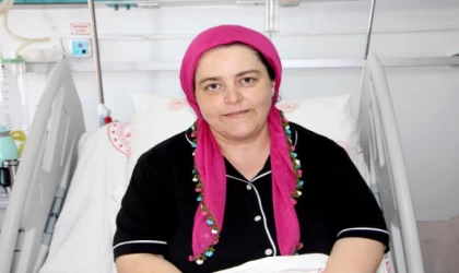 Polisin hastaneye yetiştirdiği hamile kadının bebeğine ’Şeker İkra’ adı verildi