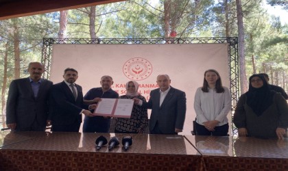 Rehber Koruyucu Ailelik uygulaması çerçevesinde 4 aile ile sözleşme imzalandı