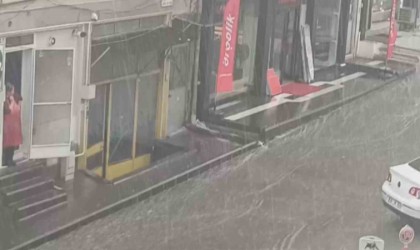 Sağanak yağış Develide etkili oldu