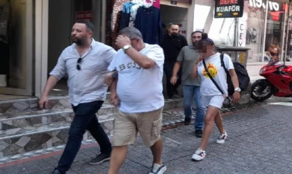 Sahte altınları kuyumculara satmaya çalışan 3 kişi yakalandı