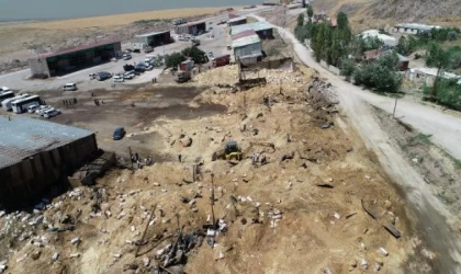 Samancılar Sitesi’ndeki yangında, 7 depo tamamen yandı