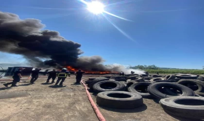 Samsun’da hurda araç lastikleri yandı