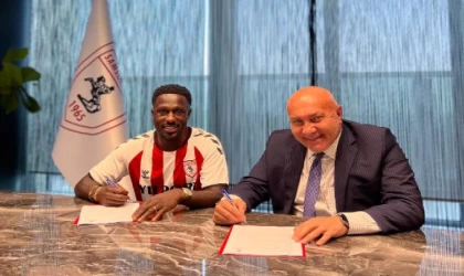 Samsunspor Kingsley Schindler’i renklerine bağladı