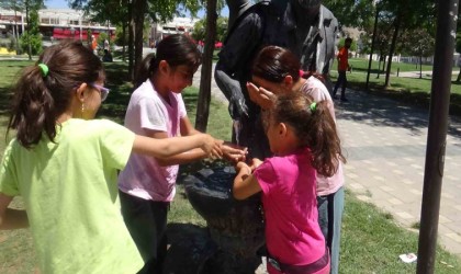 Şanlıurfada sıcak hava bunalttı