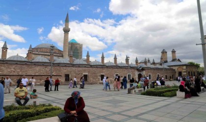 Şehit aileleri ve gaziler, gönüller şehri Konyayı gezdi