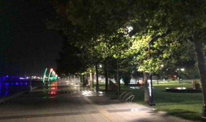 Son 23 yılın en sıcak gününden sonra fırtına etkili oldu