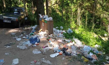 Tabiat parkı çöplüğe döndü