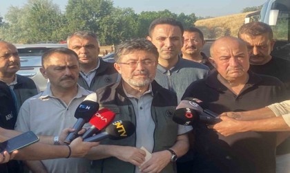 Tarım ve Orman Bakanı Yumaklı: Çanakkaledeki orman yangınında 8 köy etkilendi