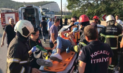 TEMde hız gösterge ibresi 140ta takılı kalan otomobilden 7 yaralı çıkarıldı