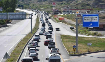 Tosya D-100de tatil dönüşü yoğunluğu