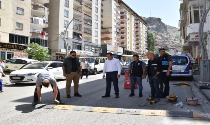 Uludere Belediyesi, yaya ve trafik güvenliği çalışmalarına başladı