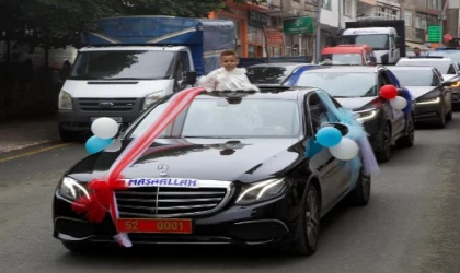 Vali Sonel, şehit askerin oğluna sünnet düğünü için makam aracını tahsis etti