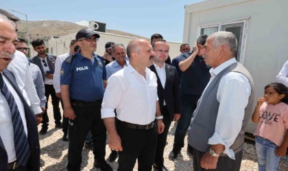 Vali Varol, depremzedelerle bir araya geldi