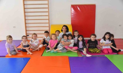 Yaz spor okulları jimnastik ile başladı