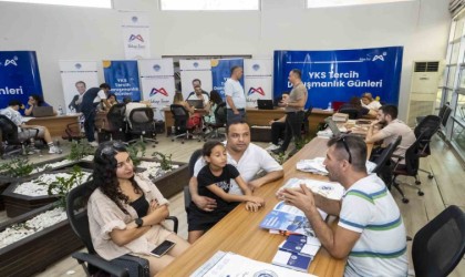 YKS tercih günlerinde Mersin Büyükşehir Belediyesinden öğrencilere danışmanlık hizmeti
