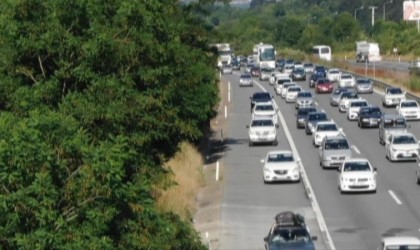 Yoğunluktan kaçtılar ama polis dronuna takıldılar