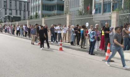 Yurt dışından getirilen telefonları kaydettirme ücretine zam sonrası sistem kilitlendi