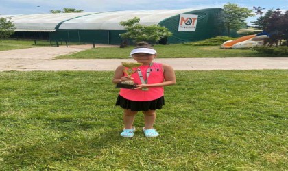 Zonguldak Tenis Deniz Spor Kulübüne bir kupa daha geliyor