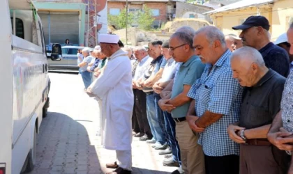 13 gün sonra cesedi bulunan tıp fakültesi öğrencisi Ahmet Enes, toprağa verildi