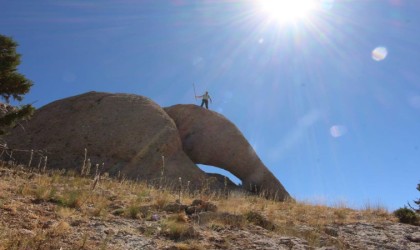 2 bin 100 rakımda, doğaseverleri kendine çeken fil kaya silüeti