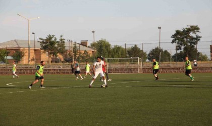 Ahlatta Şöhretler Futbol Turnuvası düzenlendi