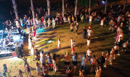 Akdeniz akşamları Mikrofon sende etkinliği ile şenleniyor