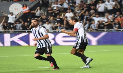 Altay’da 42’lik kaptan alkış topladı