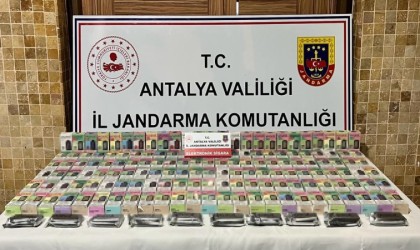 Antalyada kaçak 287 elektronik sigara ele geçirildi