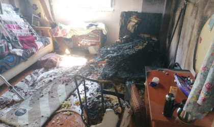 Apartman dairesinde çıkan yangında çocuk odası tamamen yandı