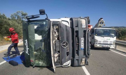 Balıkesirde devrilen beton mikserinin sürücüsü öldü