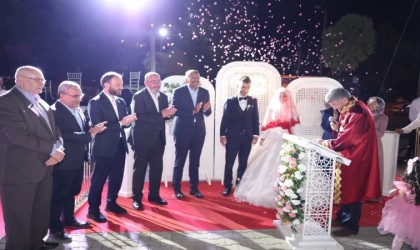 Başkan Muharrem Akçadurak oğlunun nikâhını kıydı